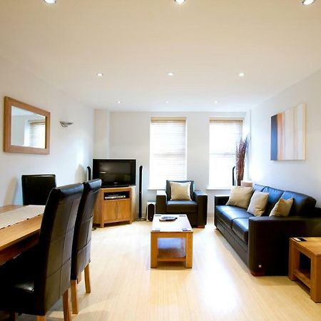 2 Bed 2 Bath At Pelican Hse In Newbury - Free Secure, Allocated Parking Exterior photo