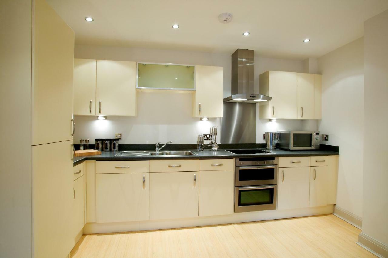 2 Bed 2 Bath At Pelican Hse In Newbury - Free Secure, Allocated Parking Exterior photo