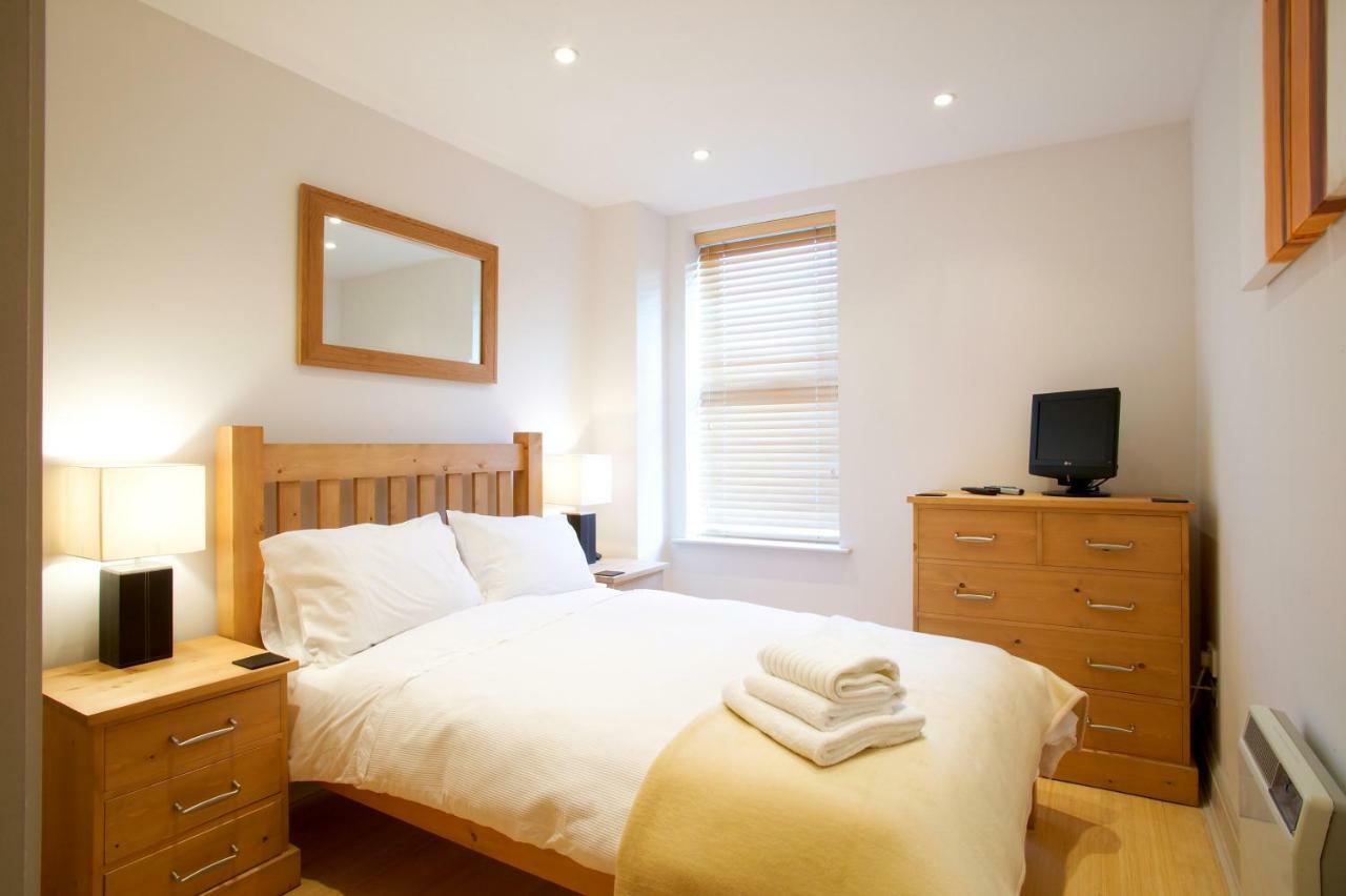 2 Bed 2 Bath At Pelican Hse In Newbury - Free Secure, Allocated Parking Exterior photo